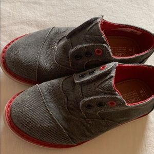 Toddler boy toms